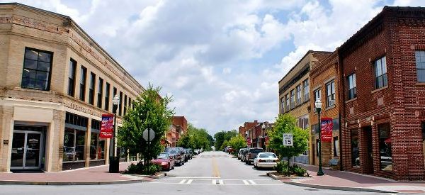 These 8 Towns In Georgia Have The Best Main Streets You Gotta Visit
