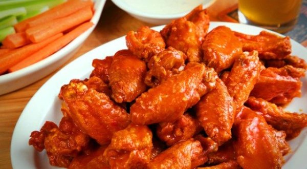 These 11 Restaurants Serve The Best Wings In Colorado