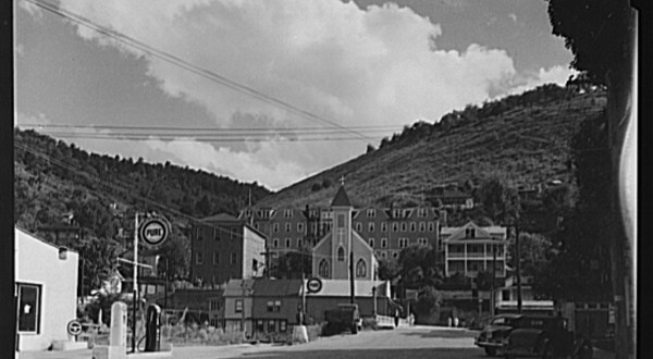 Most People Have Never Seen These 19 Photos Taken During WWII In West Virginia
