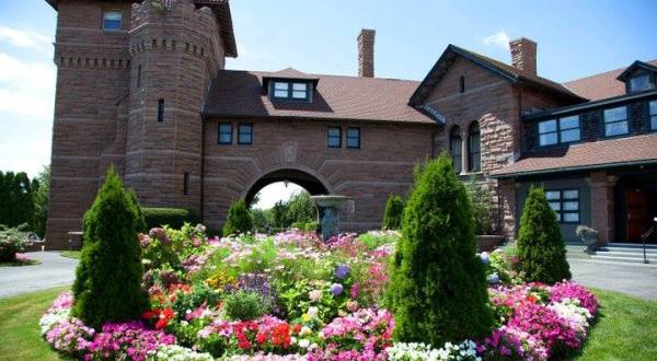 Most People Don’t Know These 8 Castles Are Hiding In Rhode Island