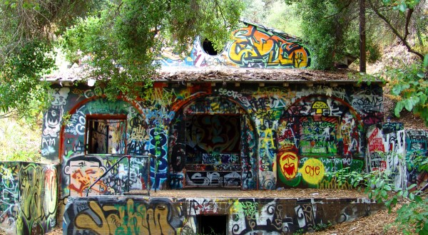 Everyone In Southern California Must Hike To This Abandoned Nazi Hideout Before It’s Gone
