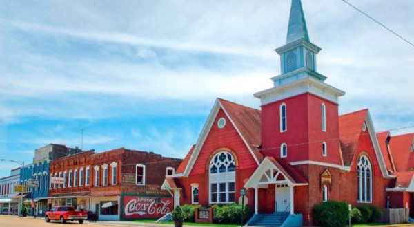 These 9 Perfectly Picturesque Small Towns In Mississippi Are Delightful