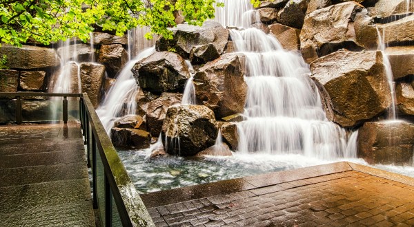 Everyone In Washington Should Visit These Enchanting Urban Waterfalls