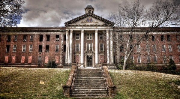 This One Creepy Building In Georgia Is The Stuff Nightmares Are Made Of