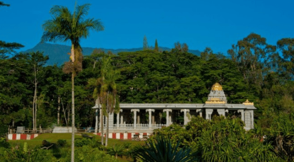 Most People Have No Idea This Enchanting Monastery Is Hiding In Hawaii