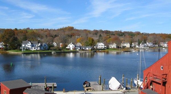 Here Are 14 Of The Most Charming Small Towns in Connecticut