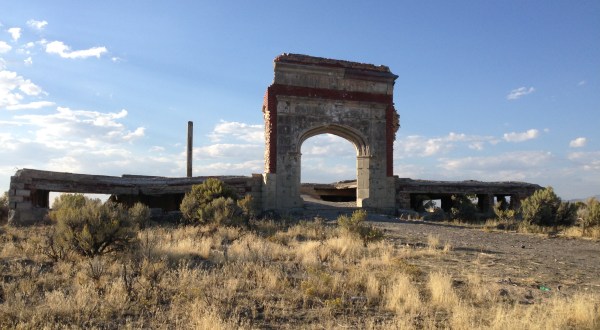 The Spooky Story Behind This Nevada Ghost Town Will Give You Goosebumps