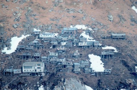 Nature Is Reclaiming This One Abandoned Alaska Spot And It’s Actually Amazing