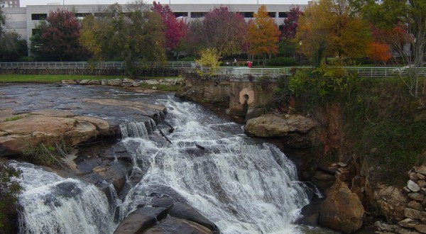 Everyone In South Carolina Should Visit These Enchanting Urban Waterfalls