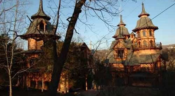 This Insane Castle Hiding In Arkansas Is What Dreams Are Made Of