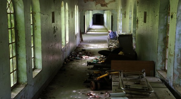 What You’ll Find Inside This Abandoned New York Asylum Is Creepy Yet Amazing