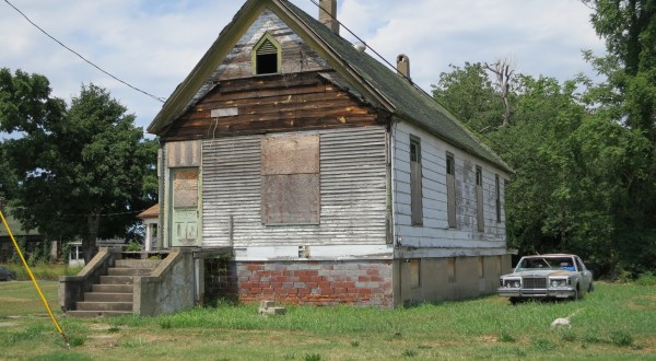 This Creepy Ghost Town In Illinois Is The Stuff Nightmares Are Made Of