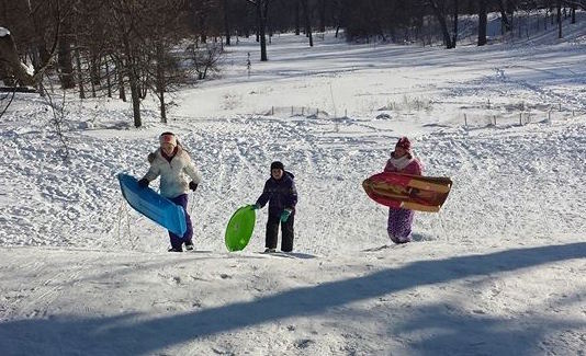 Here Are the 9 Best Places To Go Sled Riding In Illinois This Winter