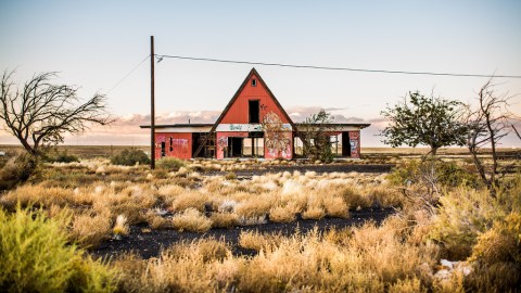 Nature Is Reclaiming This One Abandoned Arizona Spot And It's Actually Amazing