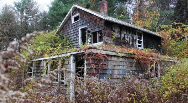 9 Abandoned Places In Connecticut That Nature Is Reclaiming
