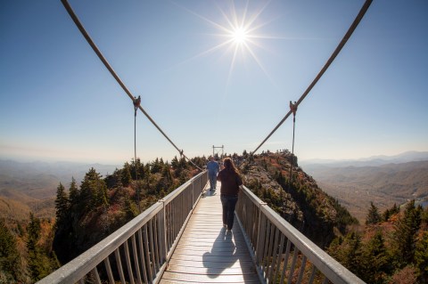 This Terrifying Swinging Bridge In North Carolina Will Make Your Stomach Drop