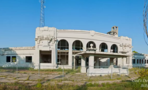 The Remnants Of This Abandoned Train Depot In Missouri Are Hauntingly Beautiful