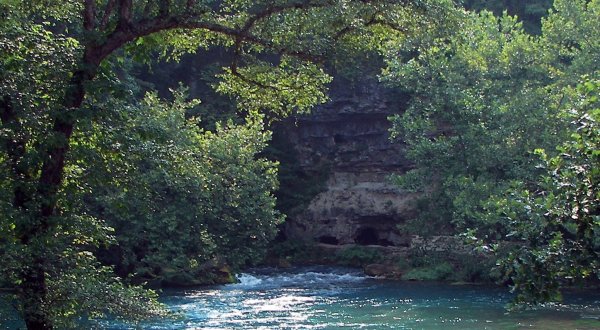 Everyone in Missouri Must Visit This Epic Natural Spring As Soon As Possible