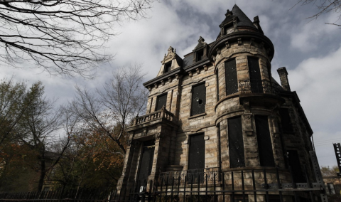 The Dark Past Of Ohio's Most Haunted Home Will Chill You To The Bone