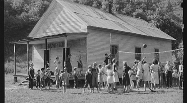 Kentucky Schools In The Early 1900s May Shock You. They’re So Different.