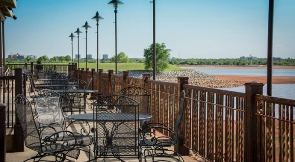 15 Incredible Waterfront Restaurants Everyone In Oklahoma Must Visit