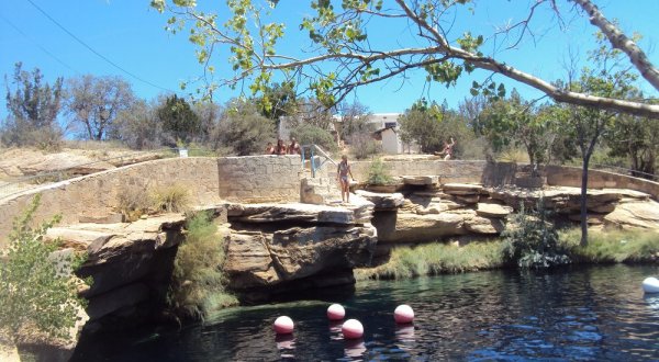 Everyone in New Mexico Must Visit This Stunning Natural Spring As Soon As Possible