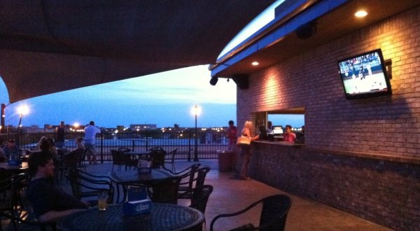 8 Restaurants In Texas With Incredible Rooftop Dining