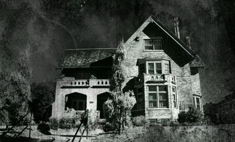 The Story Behind Wisconsin's Most Haunted House Will Give You Nightmares