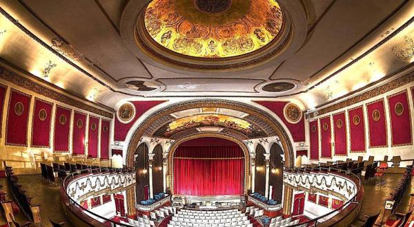 These 9 Theaters In Rhode Island Will Give You An Unforgettable Viewing Experience