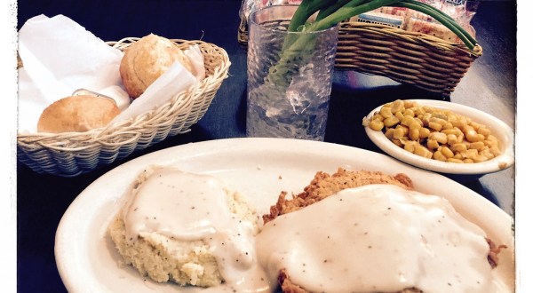 These 15 Iconic Foods In Arkansas Will Have Your Mouth Watering