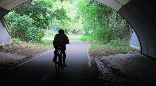 Here Are The 6 Most Beautiful Bike Trails In Rhode Island