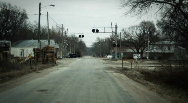 Driving Down This Haunted Kansas Road Will Give You Nightmares
