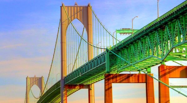 Most People Have Never Seen Rhode Island’s Newport Bridge Like This Before