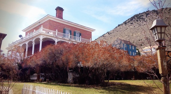 The Story Behind Nevada’s Most Haunted House Will Give You Nightmares