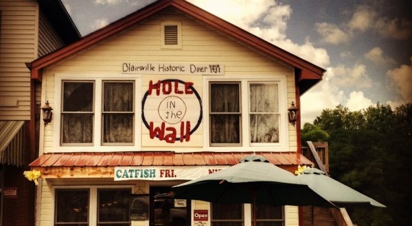 8 ‘Hole In The Wall’ Restaurants In Georgia That Will Blow Your Taste Buds Away