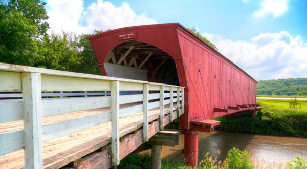 These 6 Beautiful Covered Bridges In Iowa Will Remind You Of A Much Simpler Time