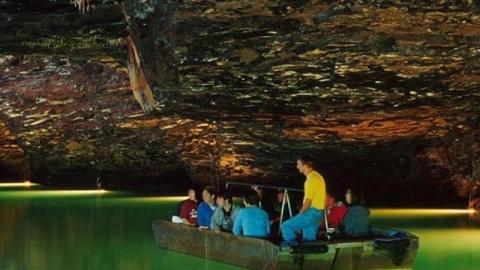 Everyone In Tennessee Must Visit This Incredible And HUGE Underground Lake