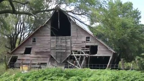 Nature Is Reclaiming This One Abandoned Nebraska Spot And It's Actually Amazing