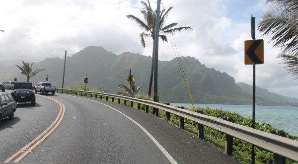 Here Are 13 Thoughts Everyone Has While Driving In Hawaii
