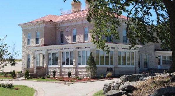 13 Little Known Inns That Offer An Unforgettable Overnight Stay In Kansas