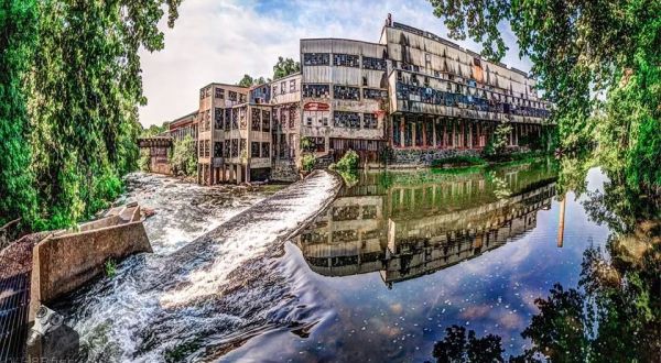 The Remnants Of This Abandoned Mill In Delaware Are Hauntingly Beautiful