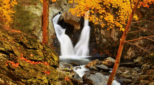 Everyone In Massachusetts Must Visit This Epic Waterfall As Soon As Possible