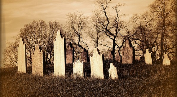 10 Disturbing Cemeteries Around Pittsburgh That Will Give You Goosebumps