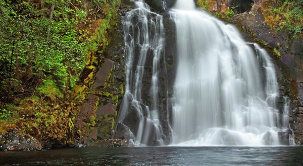 If You Didn’t Know About These 8 Swimming Holes In Oregon, They’re A Must Visit
