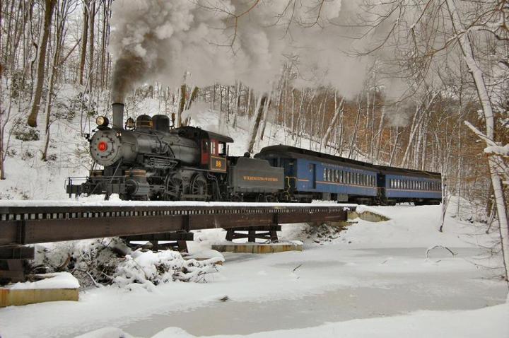 Wilmington & Western Railroad train Delaware snow