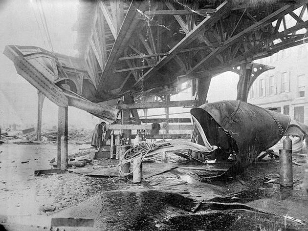 Boston_1919_molasses_disaster_-_el_train_structure