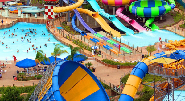These 10 Epic Waterparks in Illinois Will Take Your Summer To A Whole New Level