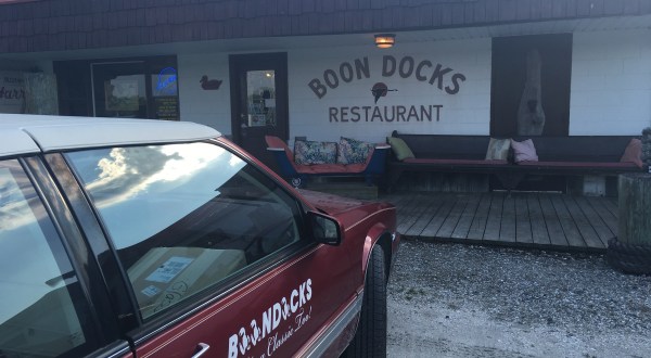 This Unique Seafood Restaurant In Delaware Will Give You An Unforgettable Dining Experience