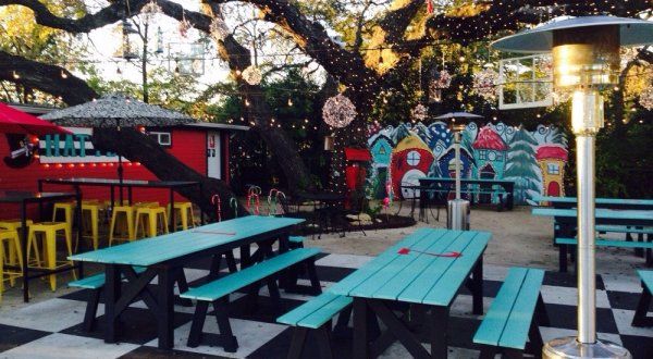 15 Themed Restaurants That Will Transform Your Austin Dining Experience