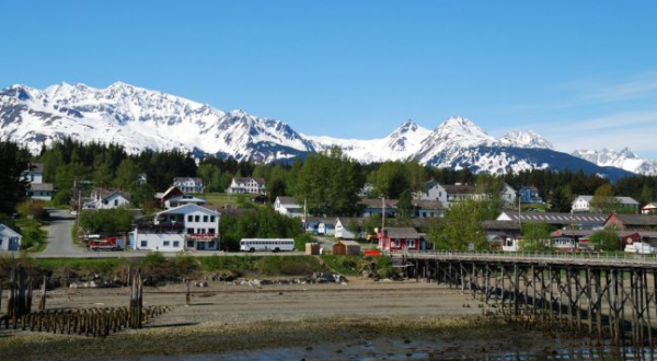 15 Slow-Paced Small Towns in Alaska Where Life Is Still Simple